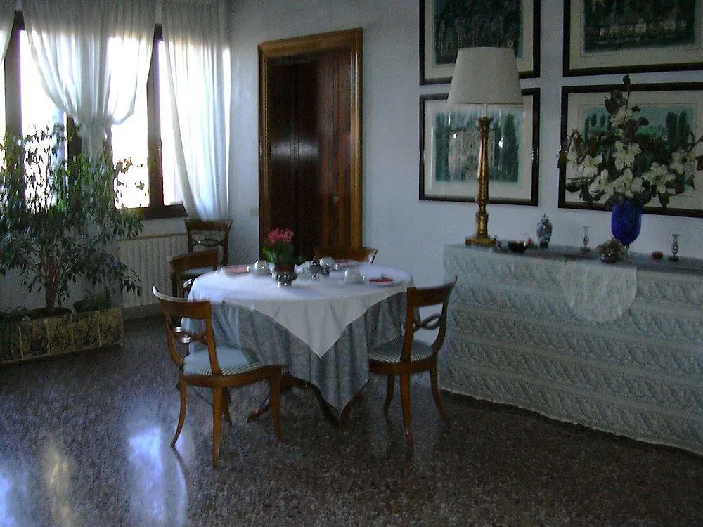 לינה וארוחת בוקר ונציה At Home A Palazzo