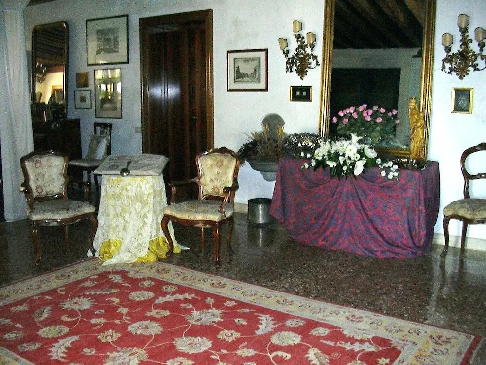 At Home A Palazzo Venice Bed & Breakfast