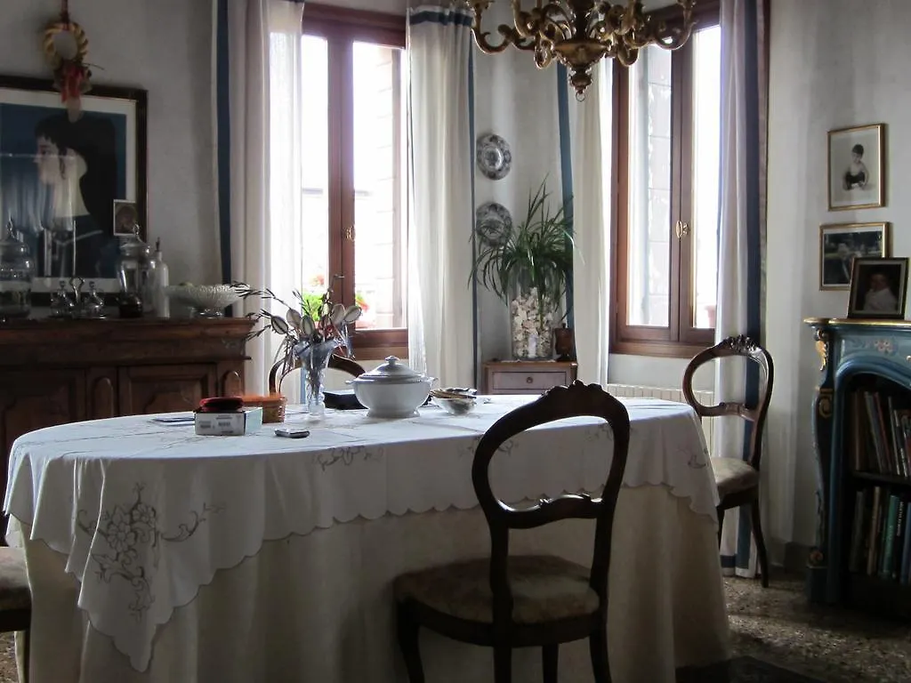 ונציה At Home A Palazzo לינה וארוחת בוקר