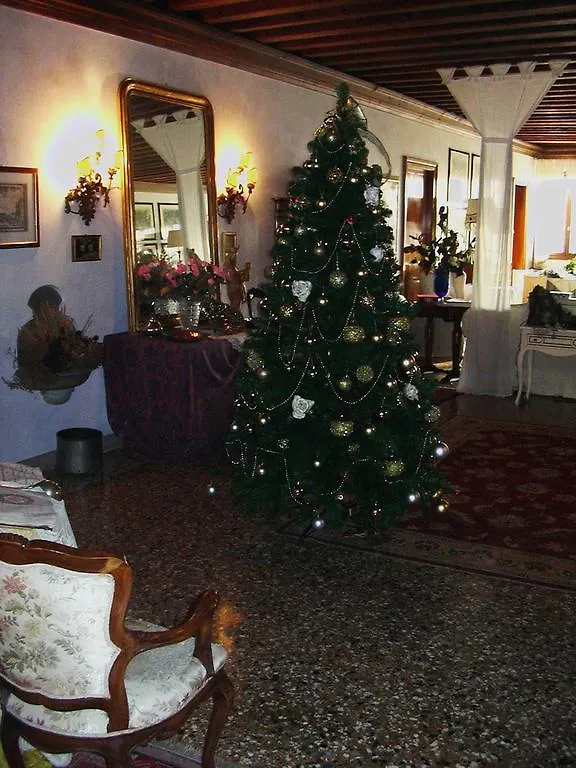 ונציה At Home A Palazzo לינה וארוחת בוקר